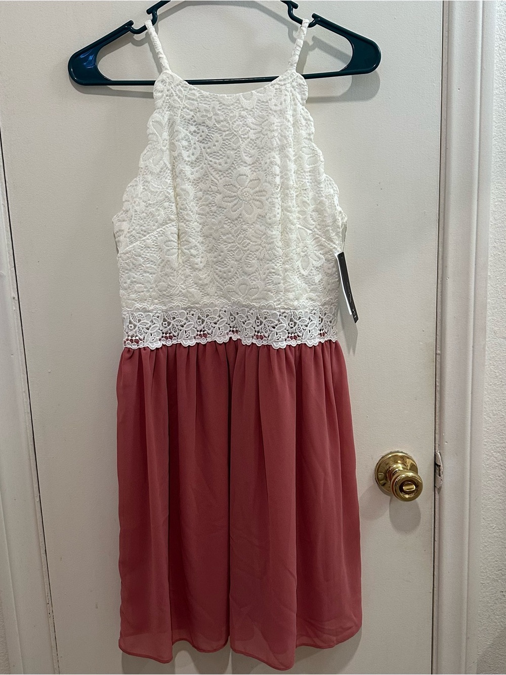 NWT bcc Lace Bodice Spaghetti Strap Juniors Dress in White and Dusty Rose Size 5